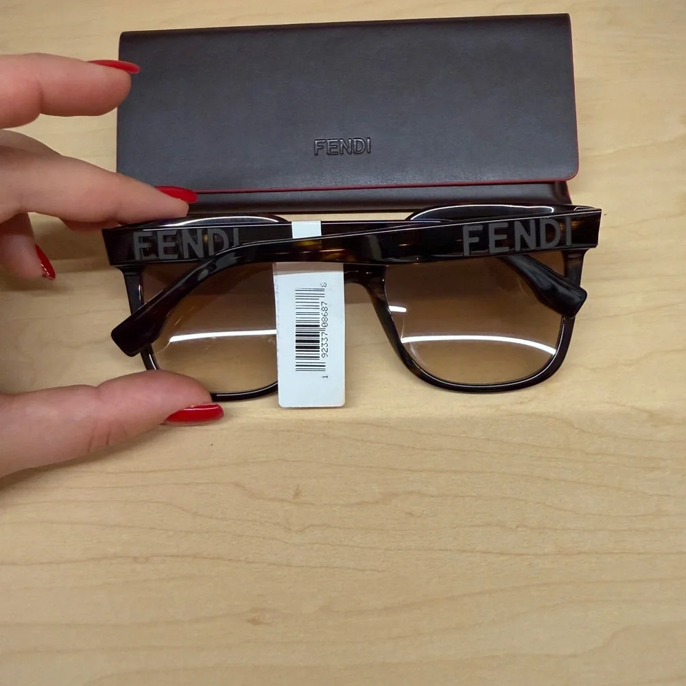 Fendi Brown Tortoiseshell Square Gradient Sunglasses